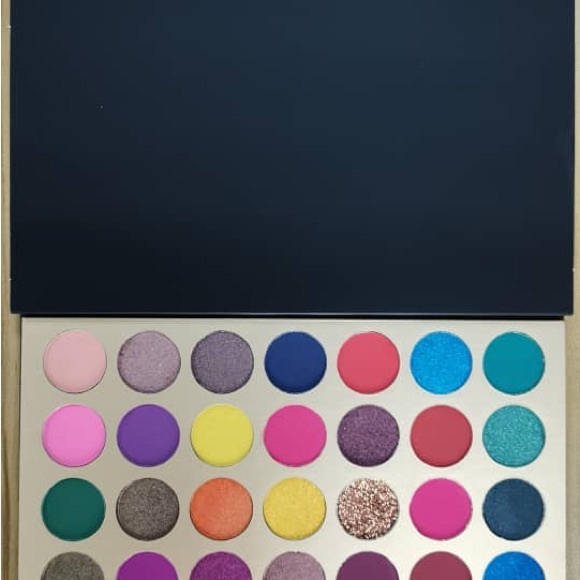 Shimmer Me Up Eyeshadow Palette - Picture 4 of 4